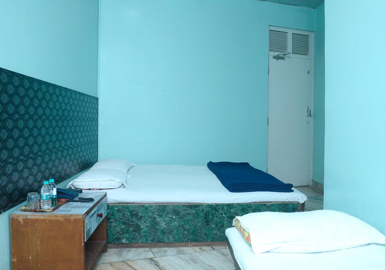 Srk Hotel Mumbai Exterior foto